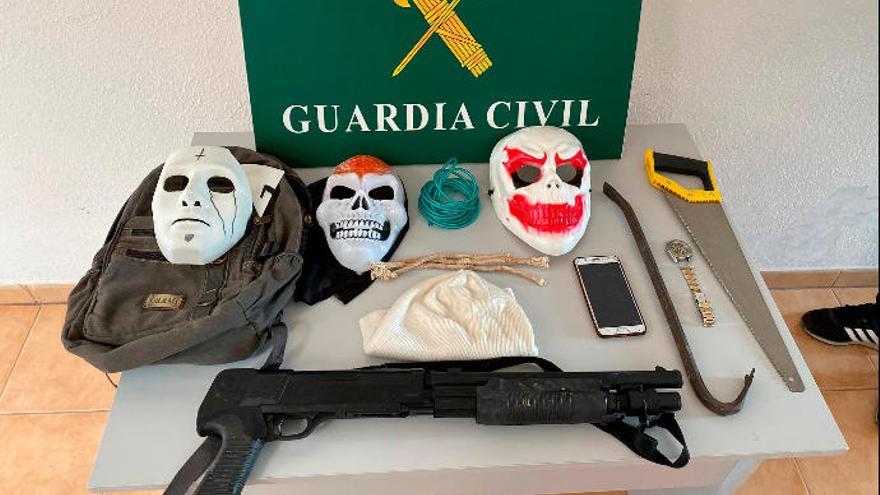 Material intervenido por los agentes que desarrollaron la investigación.