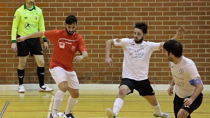 Un gol de Viti da los puntos al Cerilleru frente al Infiesto