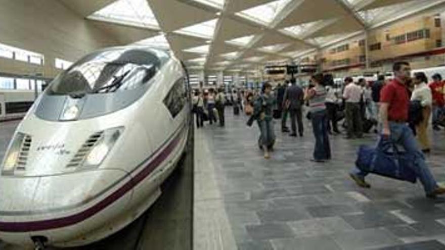 Zaragoza y Barcelona estarán unidas por 21 trenes AVE desde el día 20