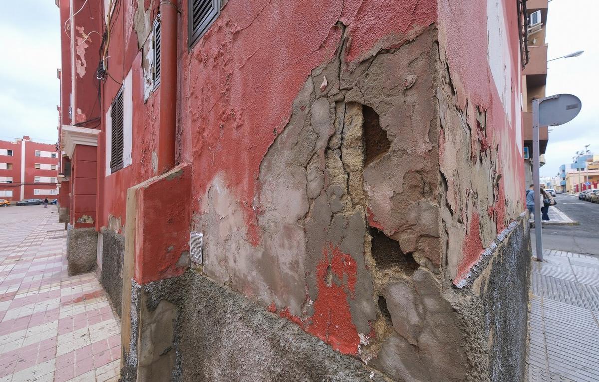 Viviendas de Grupo Sanz Orrio en La Isleta en malas condiciones