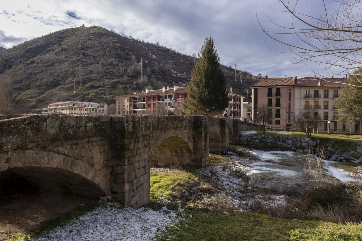 Puente en Ezcaray, La Rioja.