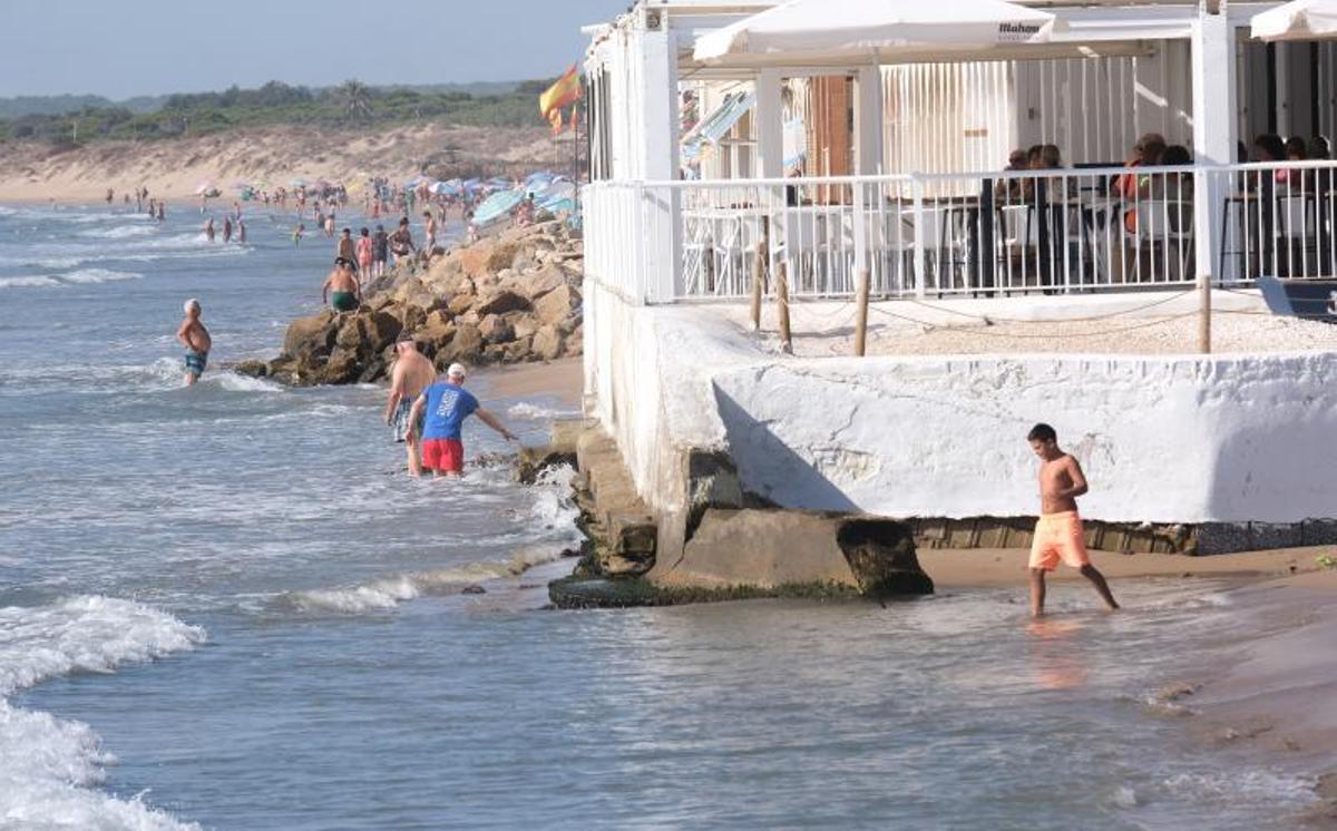 El mar da una tregua a La Marina