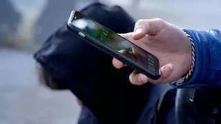 La OCDE alerta de que la mitad de los chicos y chicas de 15 años pasan 30 horas a la semana frente a una pantalla