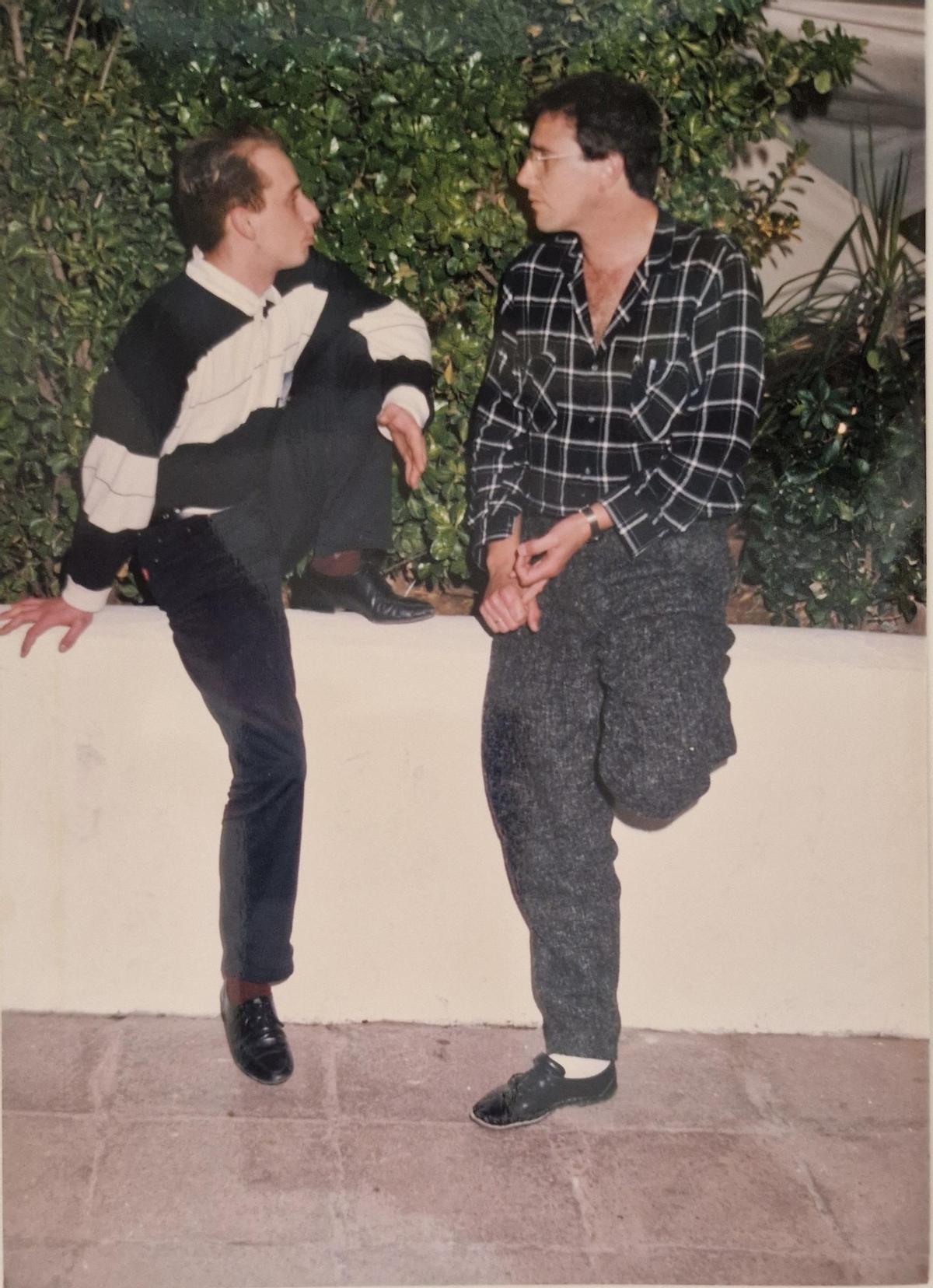 Ribas y ‘Gamba’ en una imagen de «finales de los 80 o de 1990», señalan los protagonistas de la estampa.