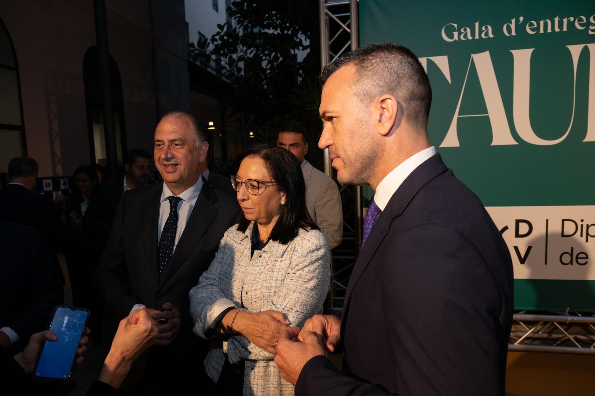 La gala de los premios taurinos de la Diputación de Valencia con Roca Rey, en imágenes