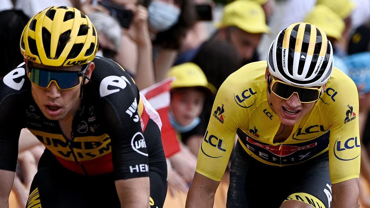 Van der Poel y Van Aert cerca de meta