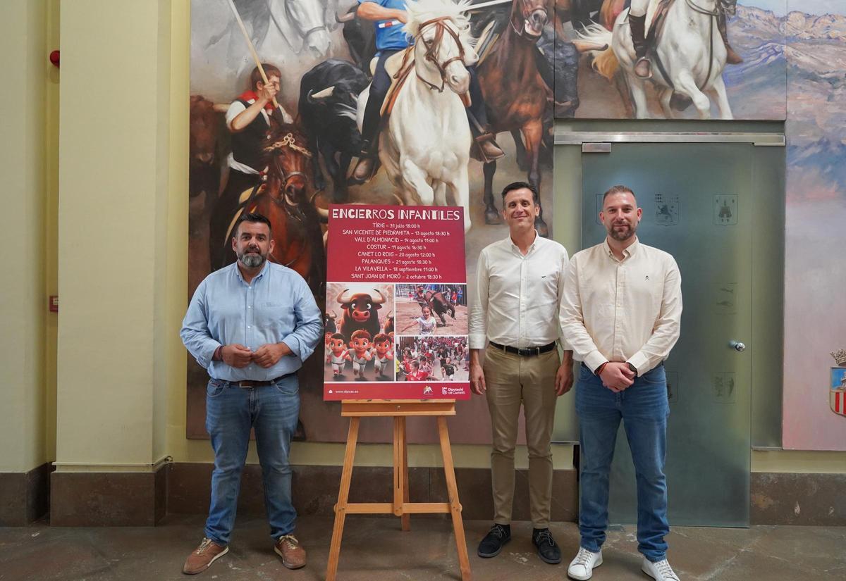 David Vicente, Alejandro Clausell y David Meseguer, en la presentación del calendario de la Diputación.