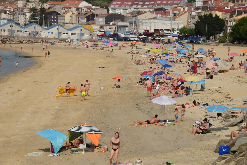 Los socorristas presentados en Bueu no llegan para cubrir las plazas y quedan dos vacantes. Moaña cubrirá sin problemas el arenal de O Con, pero solo se presentaron 14 candidatos de los casi 50 inscri