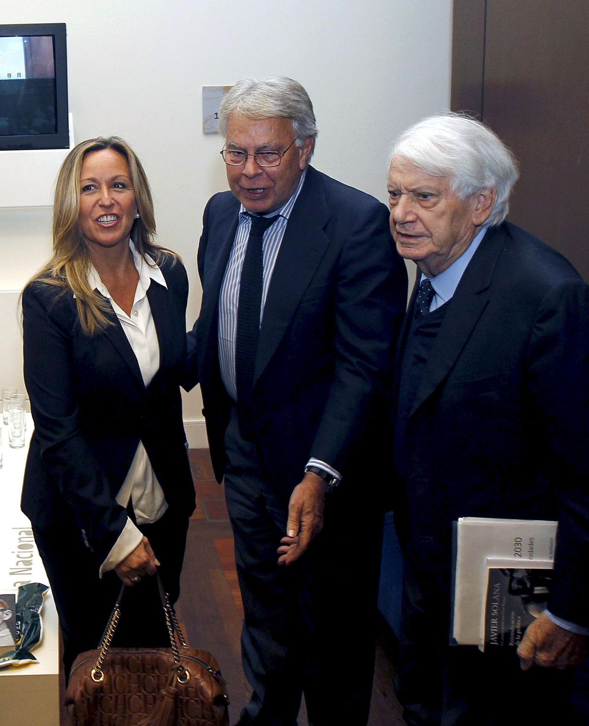 Jorge Semprún, durante un acto en Madrid con Felipe González y Trinidad Jiménez.