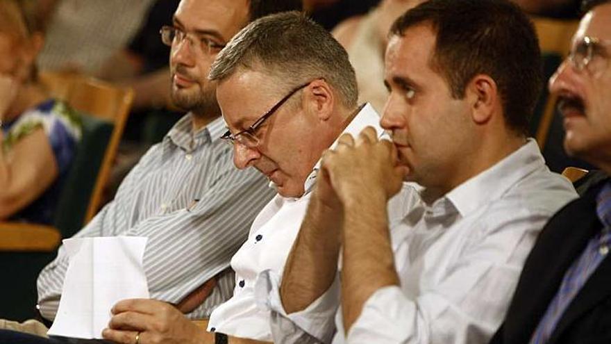 Hernando, Blanco y Alarte durante la clausura de las jornadas municipales del PSPV.