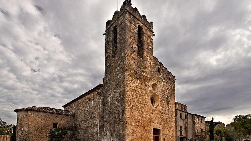 El campanar de l&#039;església de Sant Iscle de Bàscara.