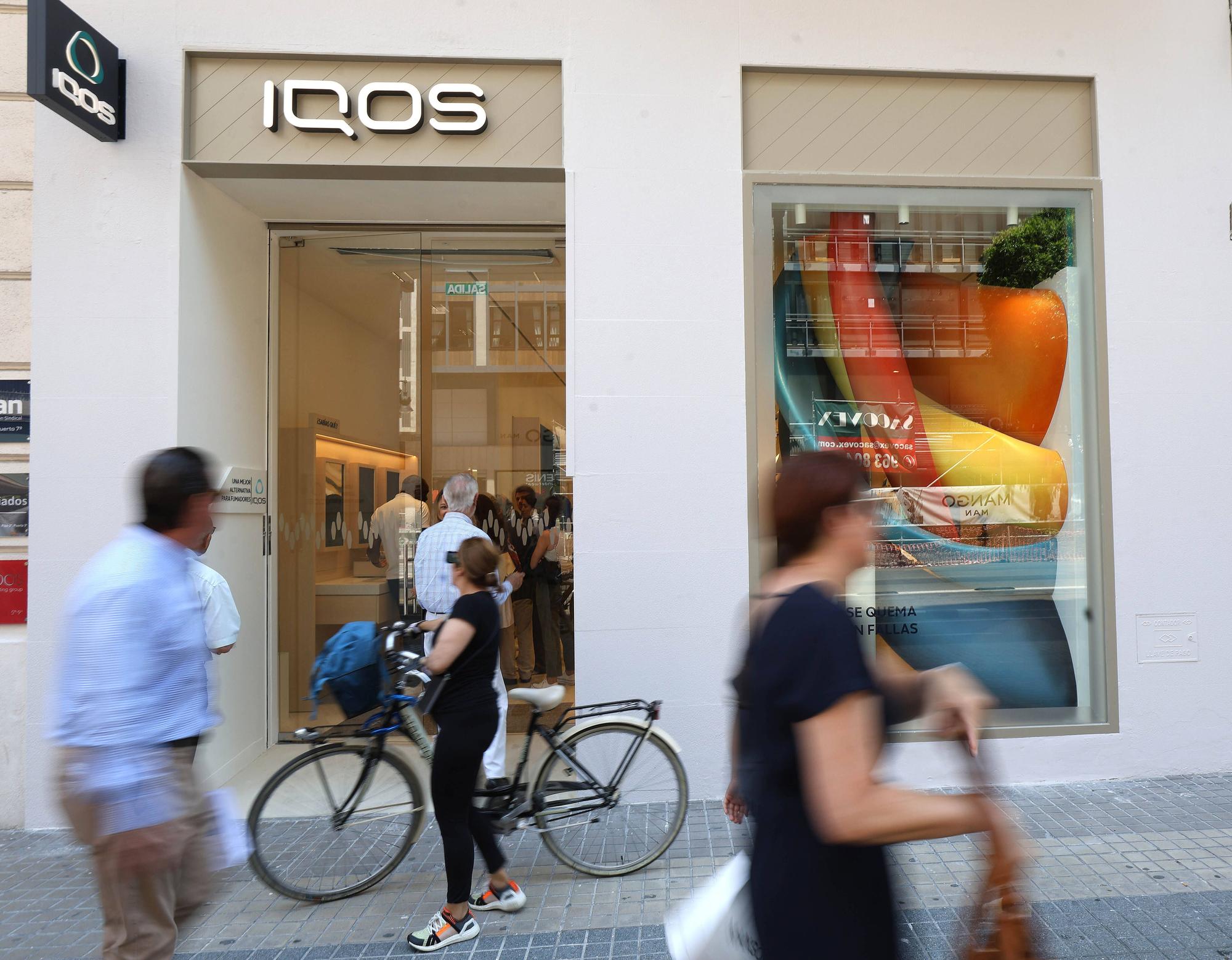 Inaguración de Iqos Boutique de Philip Morris en València.