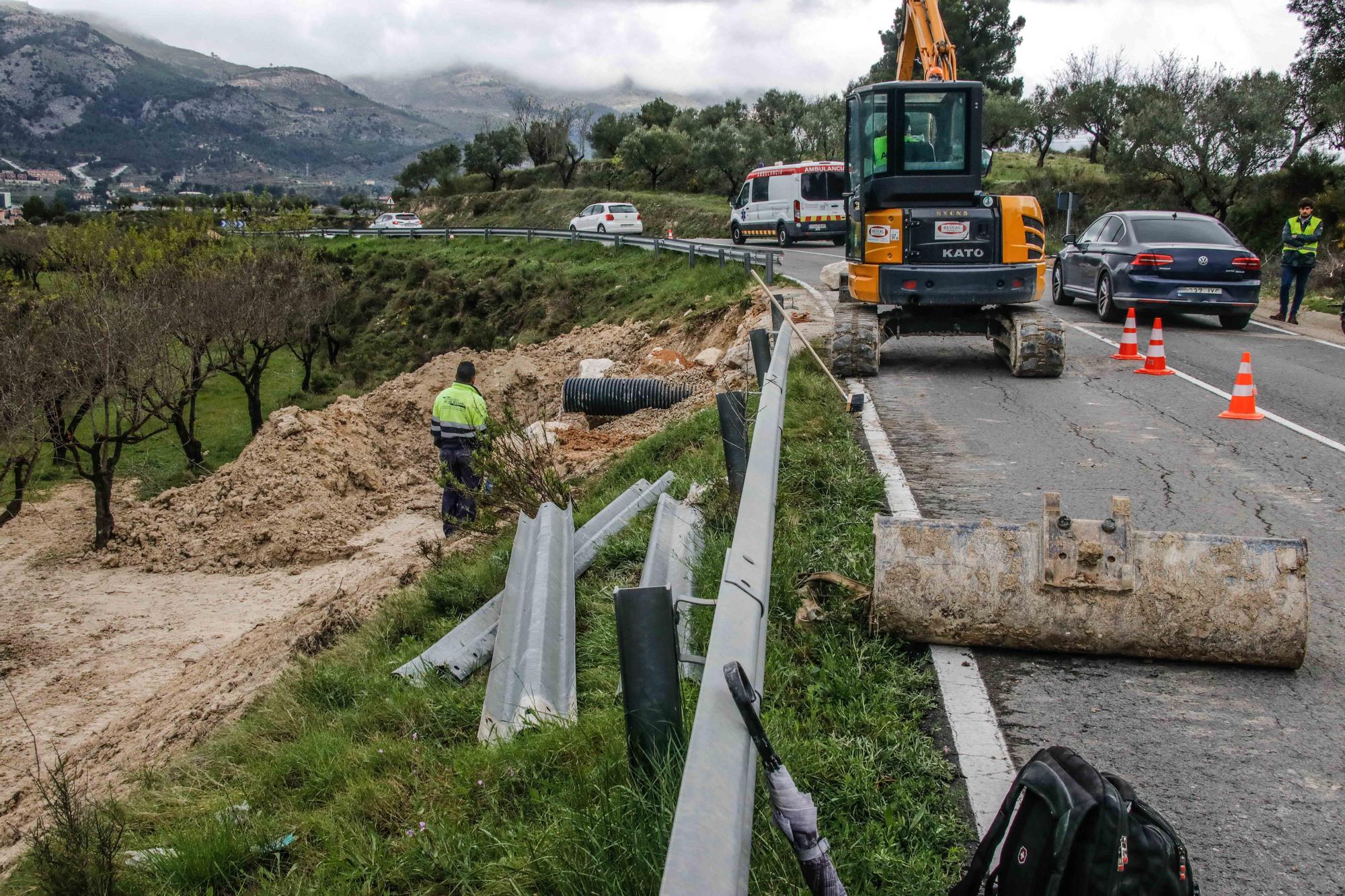 Alcoy retoma los cortes en la carretera del Rebolcat para completar la reparación de daños por las lluvias