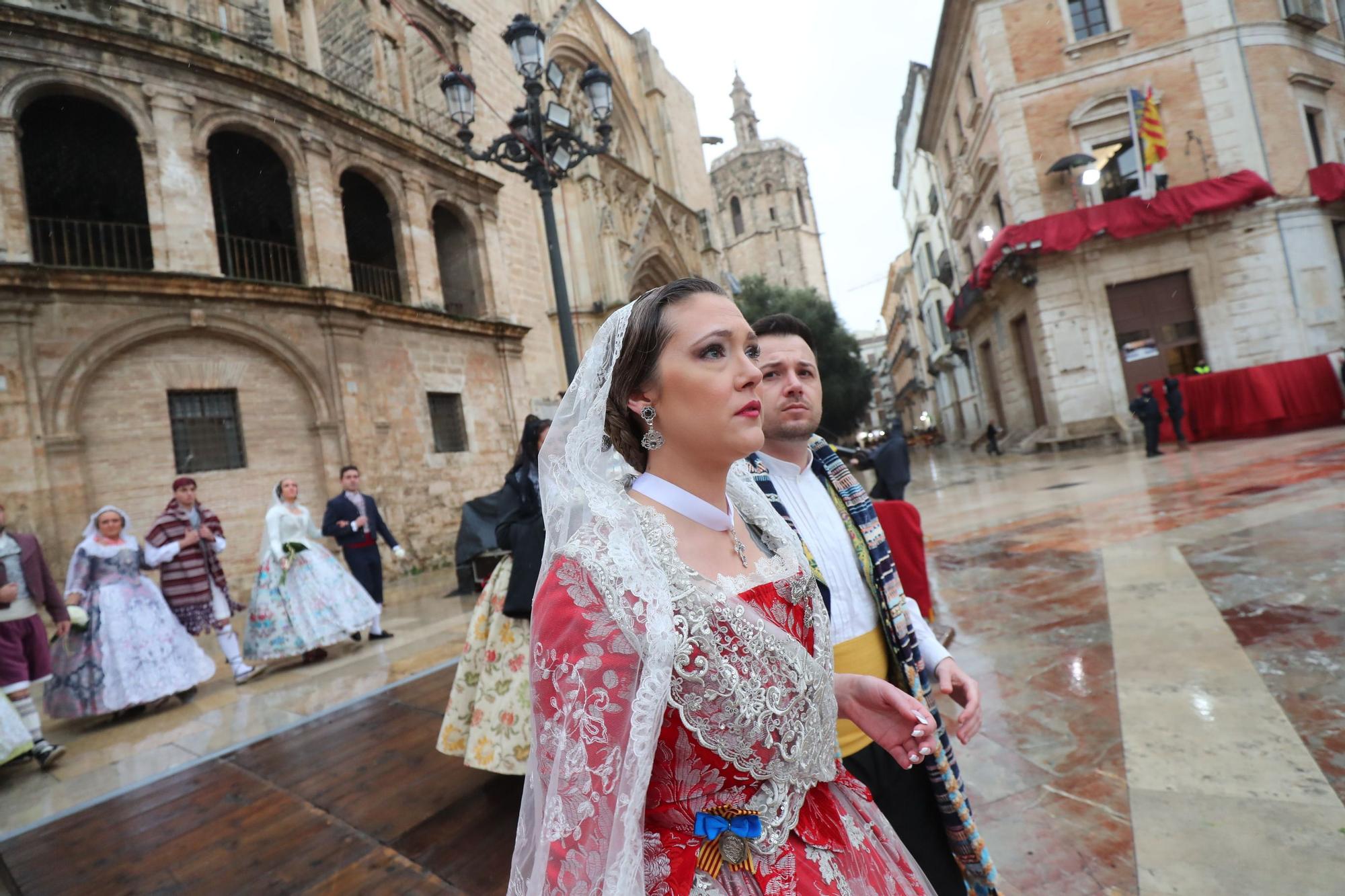 Búscate en el primer día de ofrenda por la calle de la Paz (entre las 17:00 a las 18:00 horas)