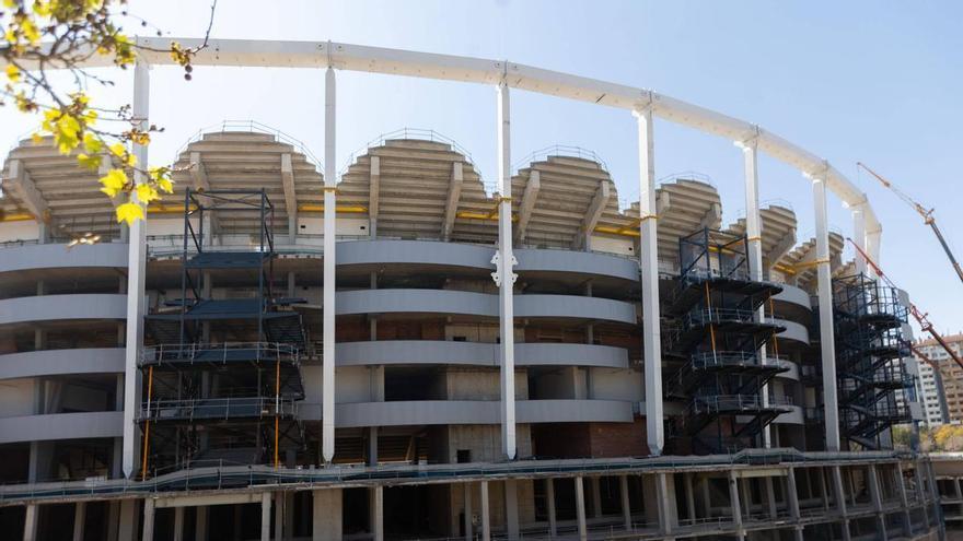 La reubicación de los 'VIP' en el Nou Mestalla: Asientos a 9.000 euros más IVA, subidas anuales del 3 % y con los 400 sitios del nuevo palco 'vetados'