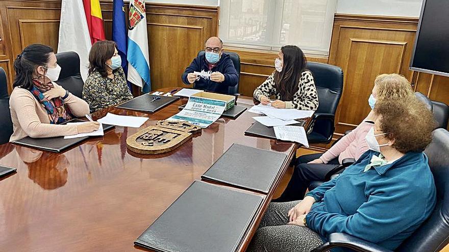 Reunión del jurado de Concurso de Decoración de Nadal. |   // FDV