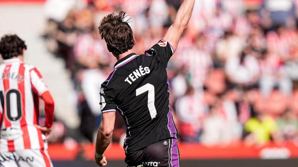 Sergi Canós celebra un gol con el Real Valladolid