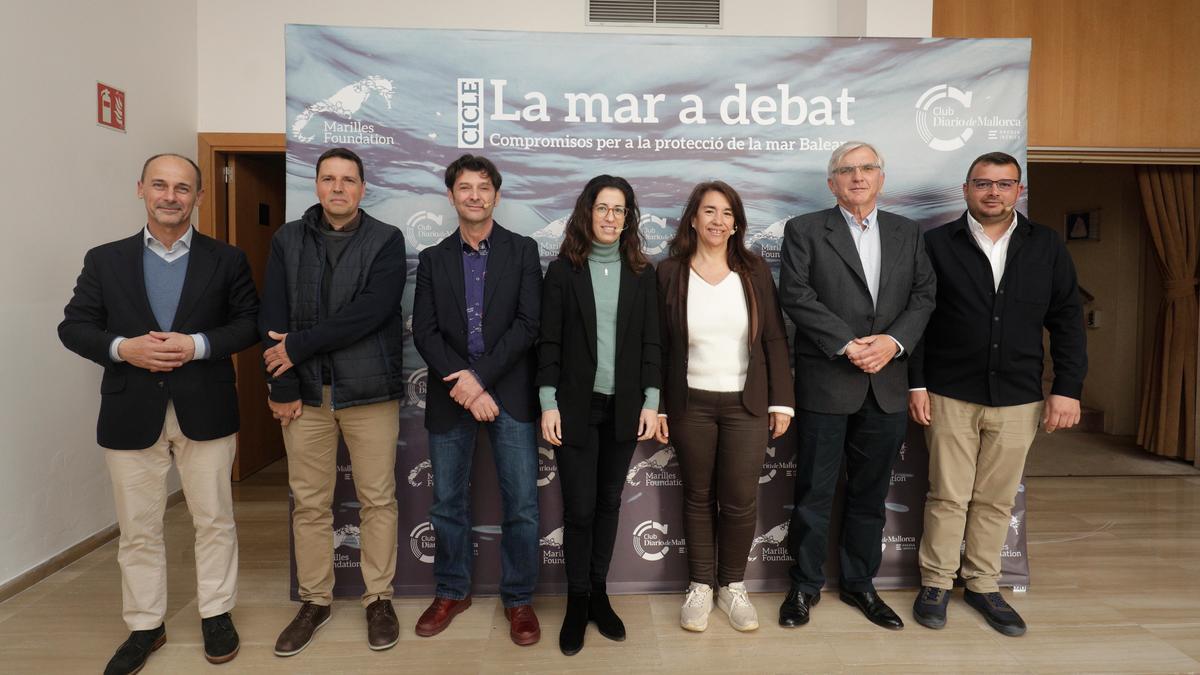 El gerente de Diario de Mallorca, Sebastián Oliver; el director de la Fundación Marilles, Aniol Esteban; el gerente de Ports de Baleares, Juan Vicente Rosselló; Sandra Espeja, de la Fundación Marilles; la presidenta de la asociación de Brokers Náuticos de Baleares, Daniela Weber; el presidente de FanMed, Gabriel Dols y el director del Club Náutico Arenal, Ferran Muniesa.