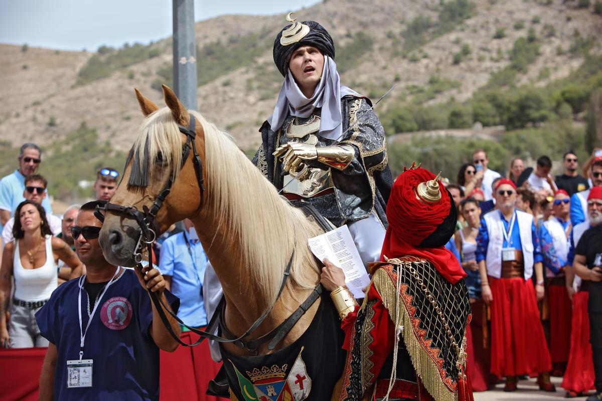 Uno de los motivos para vivir las Fiestas de Villena tiene que ver con la enorme hospitalidad de sus gentes, que tiene en estos días su máxima expresión.