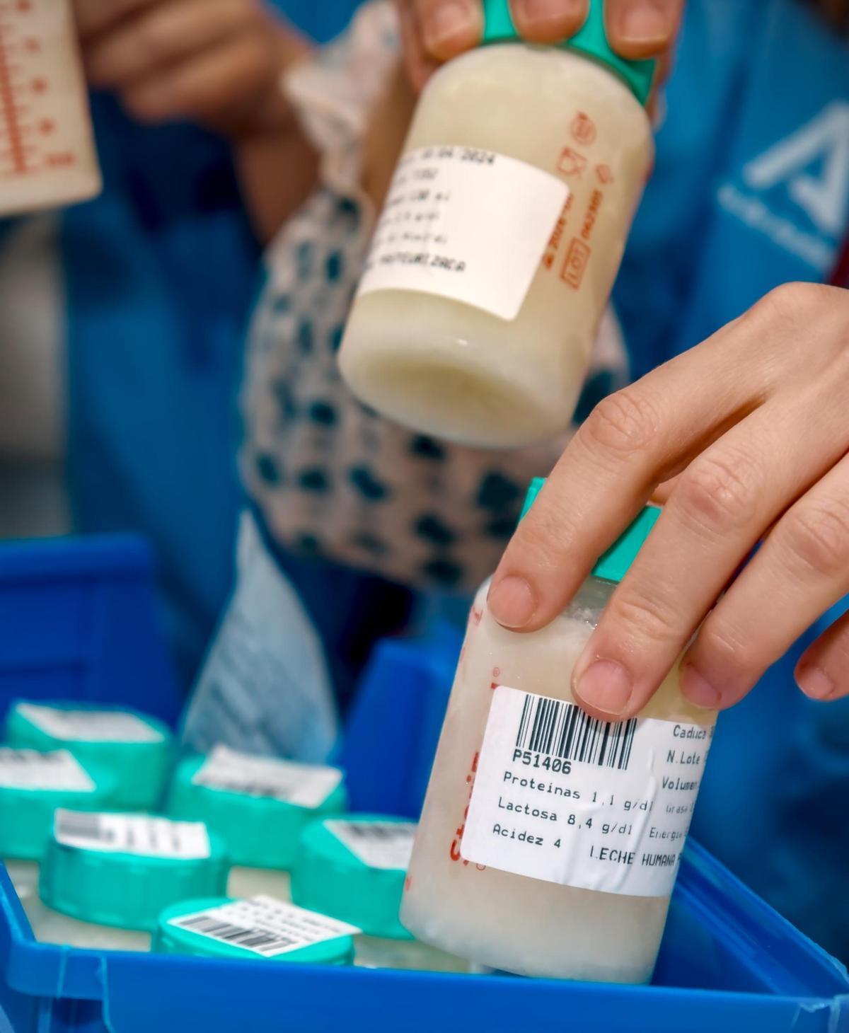 305 donantes ofrecieron su leche para más de 400 bebés en el Reina Sofía de Córdoba.