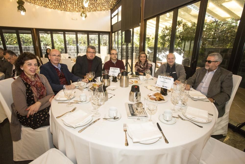 De la Universidad de Alicante (UA), Rosa Ayela Pastor, coordinadora de Calidad y Responsabilidad Social; Salvador Palazón, profesor de Geografía Humana; Fernando Llopis, profesor de Lenguajes y Sistemas Informáticos y dirigente de Cs; Miguel Sáez, profesor de Análisis Económico; María Martín, directora de Comunicación; Joaquín Melgarejo, director del Instituto del Agua; y Martín Sevilla, catedrático de Análisis Económico.