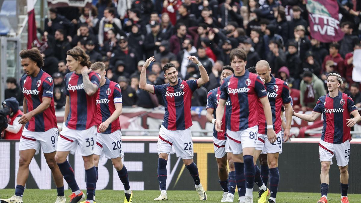 Los jugadores del Bolonia celebran un gol ante la Salernitana