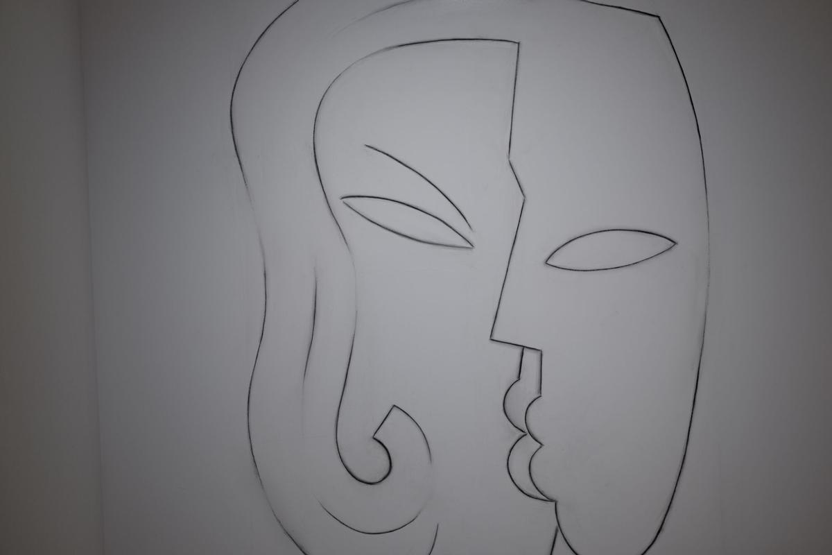 La exposición 'Del óvulo al origen. Un viaje a la inversa', de Frank Rebajes en el MUCAC La Coracha