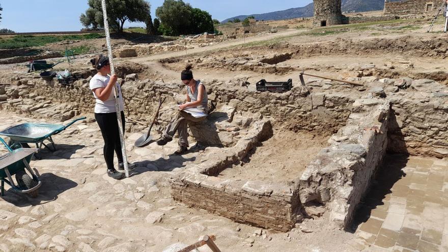 Els alumnes del curs d’arqueologia excavaran al monestir de la Ciutadella de Roses