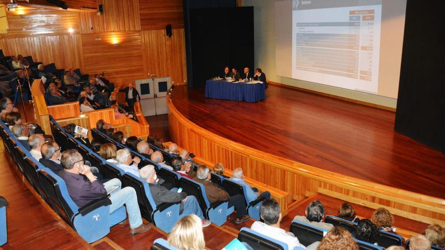 Un momento de la asamblea de Caixa Albalat