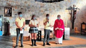 L’escola d’Alacant que aparta les alumnes per portar la faldilla molt curta aixeca el càstig