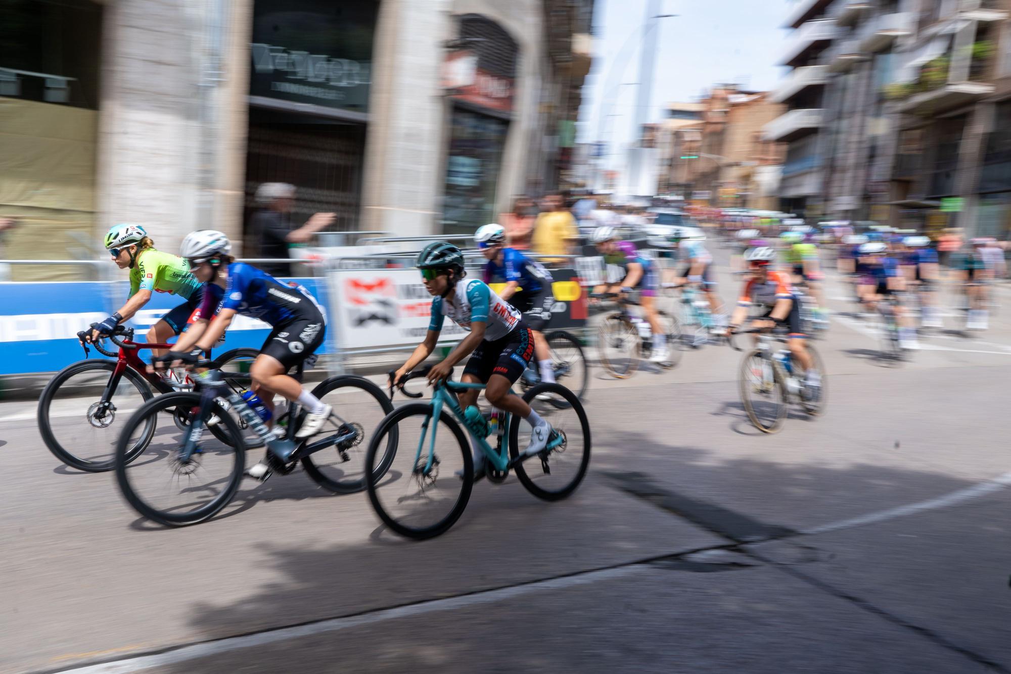 Les millors fotos del pas per Manresa de la Volta a Catalunya femenina