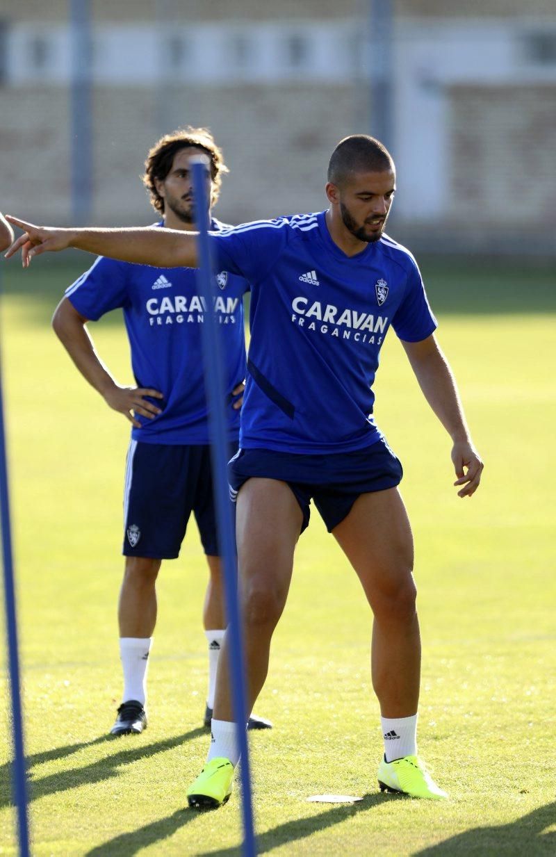 Entrenamiento del Real Zaragoza previo al partido de mañana