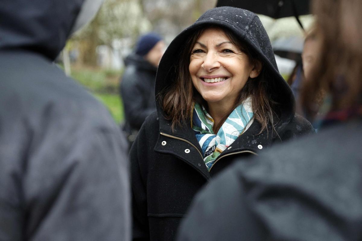 La alcaldesa de París, Anne Hidalgo, en una inauguración el pasado miércoles.