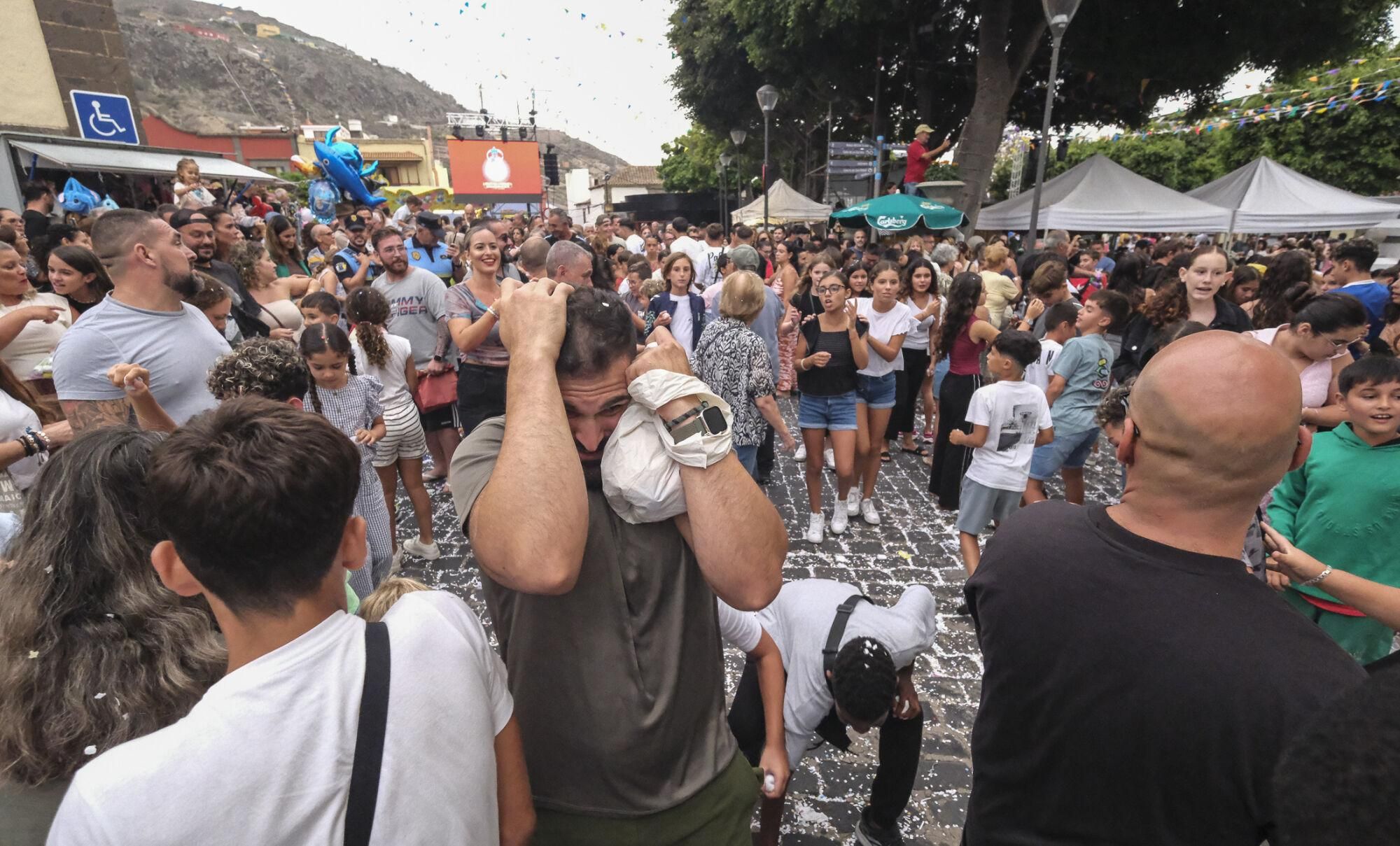 Batalla de flores en las Fiestas de la Virgen de Guíaa