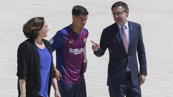 Bartomeu, durante la presentación de la nueva equipación del Barça