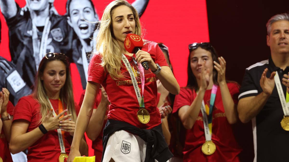 La futbolista Olga Carmona durant el seu discurs a Madrid Rio
