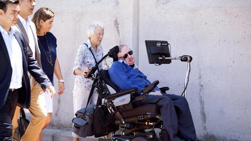Stephen Hawking desembarca en Canarias