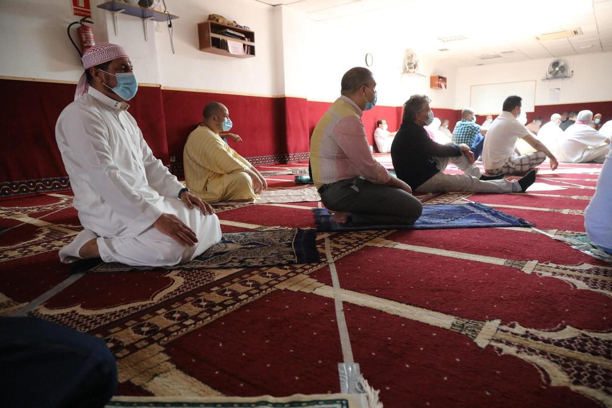 Imagen de fieles de la mezquita de Vila-real en una imagen de archivo.