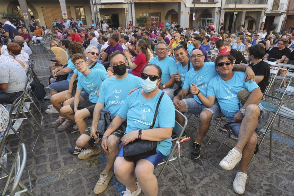 Fiestas de Sagunt. Pregón De Vicente Vayá y puesta del pañuelo de las peñas.