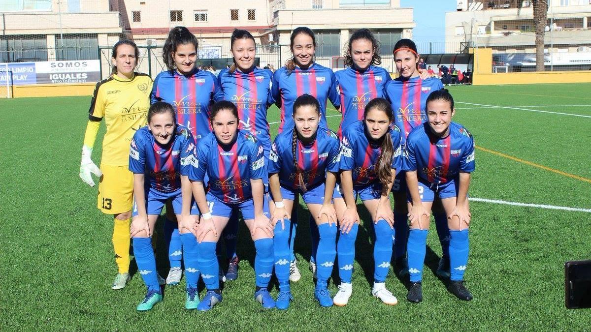 El Extremadura se queda sin su sección de fútbol femenino