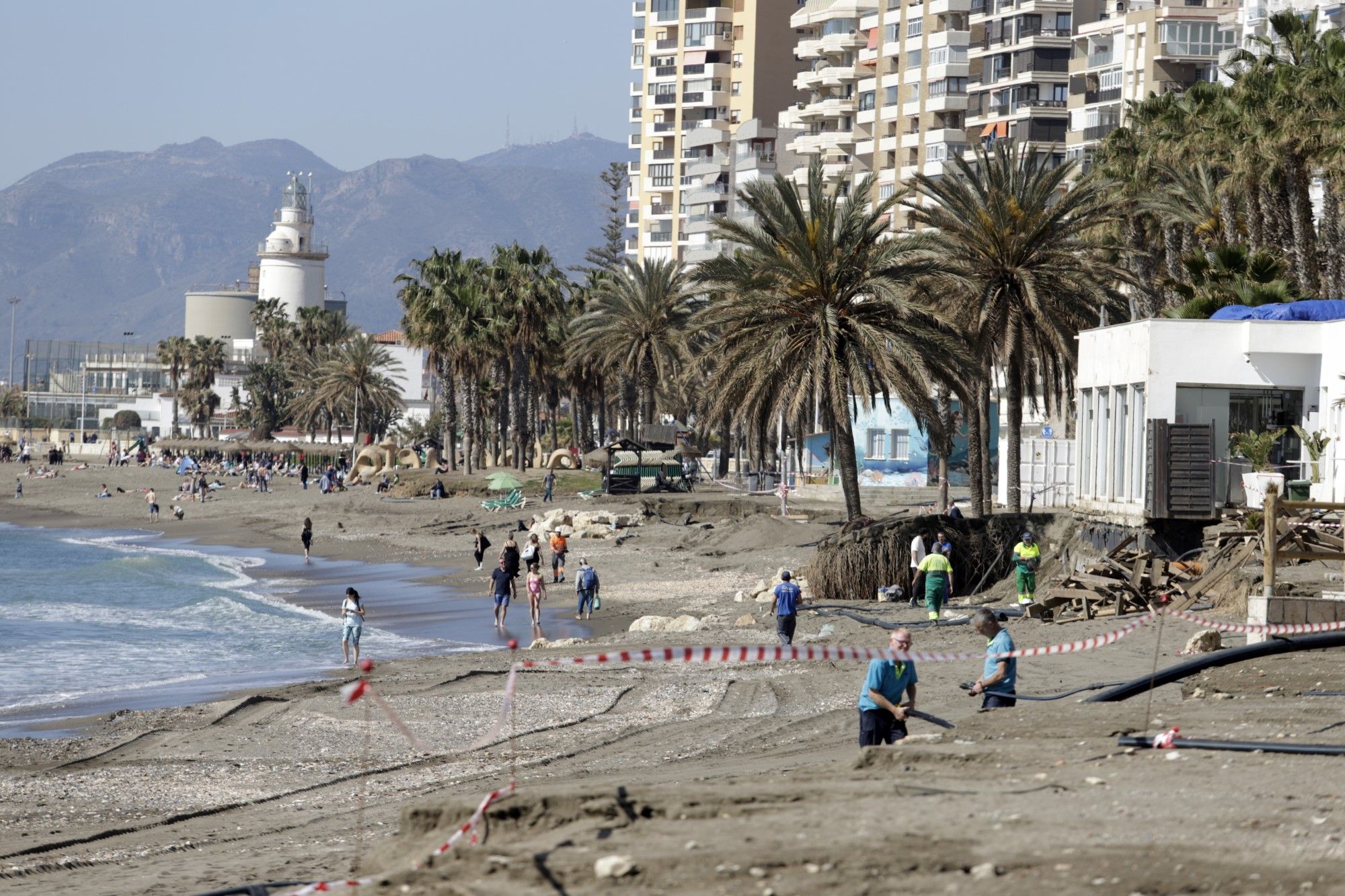 Arreglo de las playas de Málaga tras el temporal