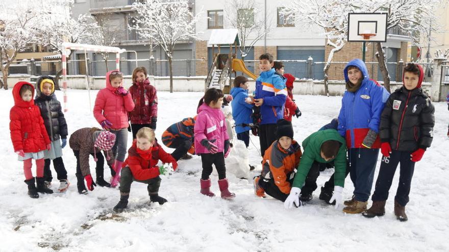 «Estic molt content perquè a casa no tinc jardí i avui jugo amb la neu al pati de l&#039;escola»