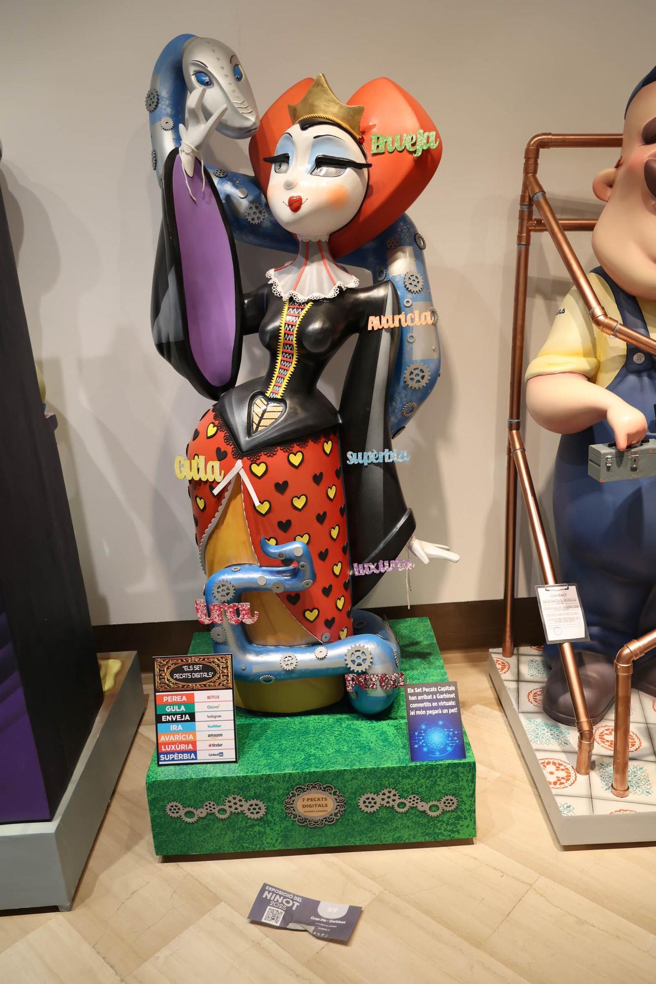 Exposición del Ninot adulto de las hogueras 2025
