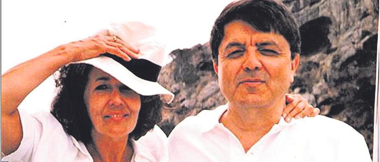 Ramírez junto a su esposa Tulita, en 1996, en Mallorca.