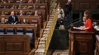 El Congreso visualiza la soledad de Sánchez: pierde varias votaciones clave por Sumar y la pinza PP-Junts
