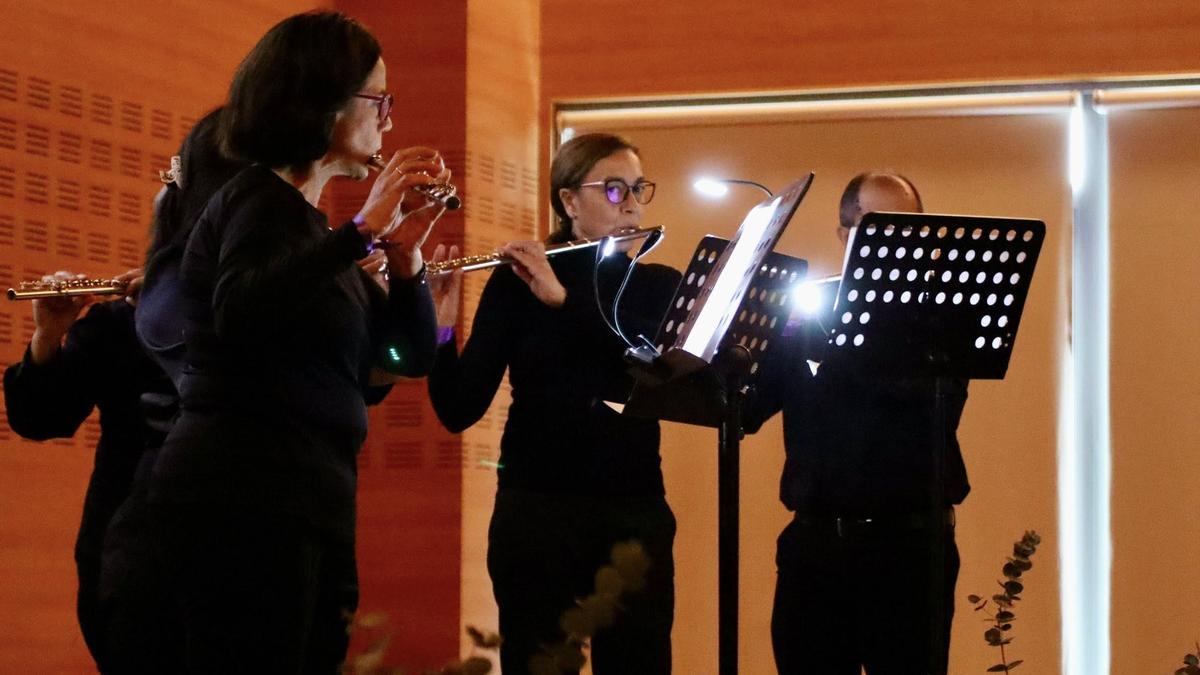 Concierto "Ni una más" con alumnos de la Escuela Duquesa Pimentel de Benavente.