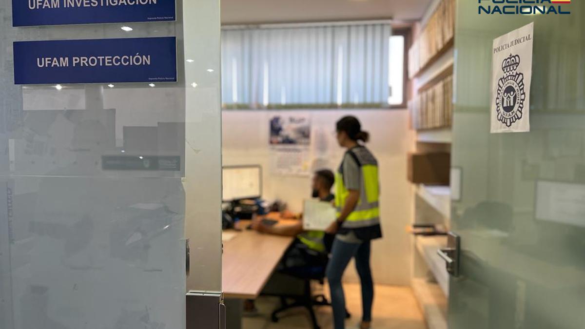 Agentes de la Unidad de Familia y Mujer (Ufam) de la Policía Nacional.