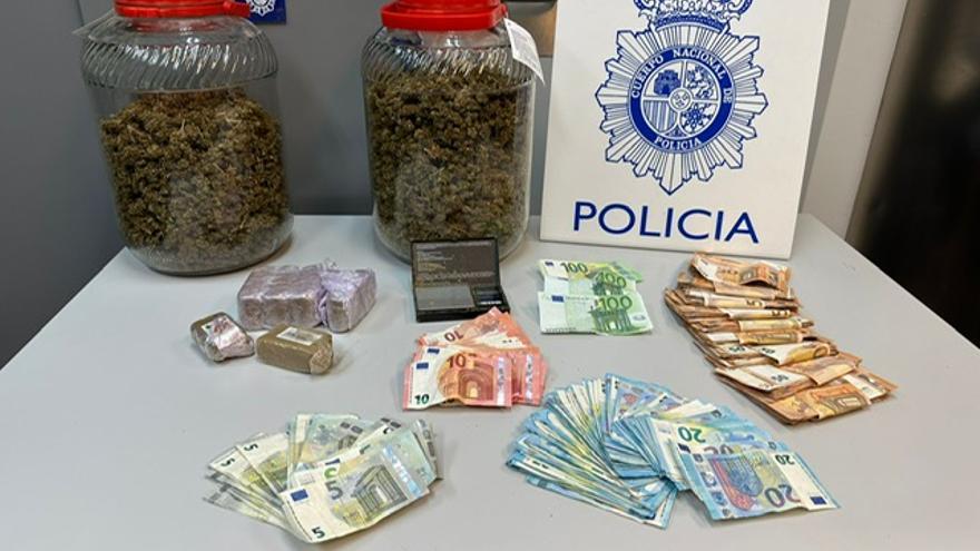 Detenido un matrimonio por vender marihuana y hachís en el barrio cartagenero de San Antón