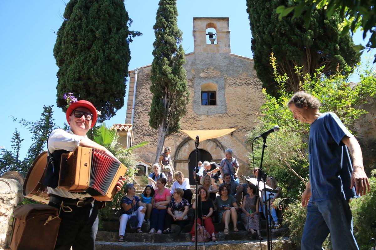 El festival de poesia UN-I-VERS s’estrena a Benifallet