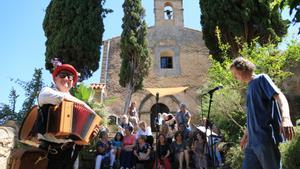 El festival de poesia UN-I-VERS s’estrena a Benifallet